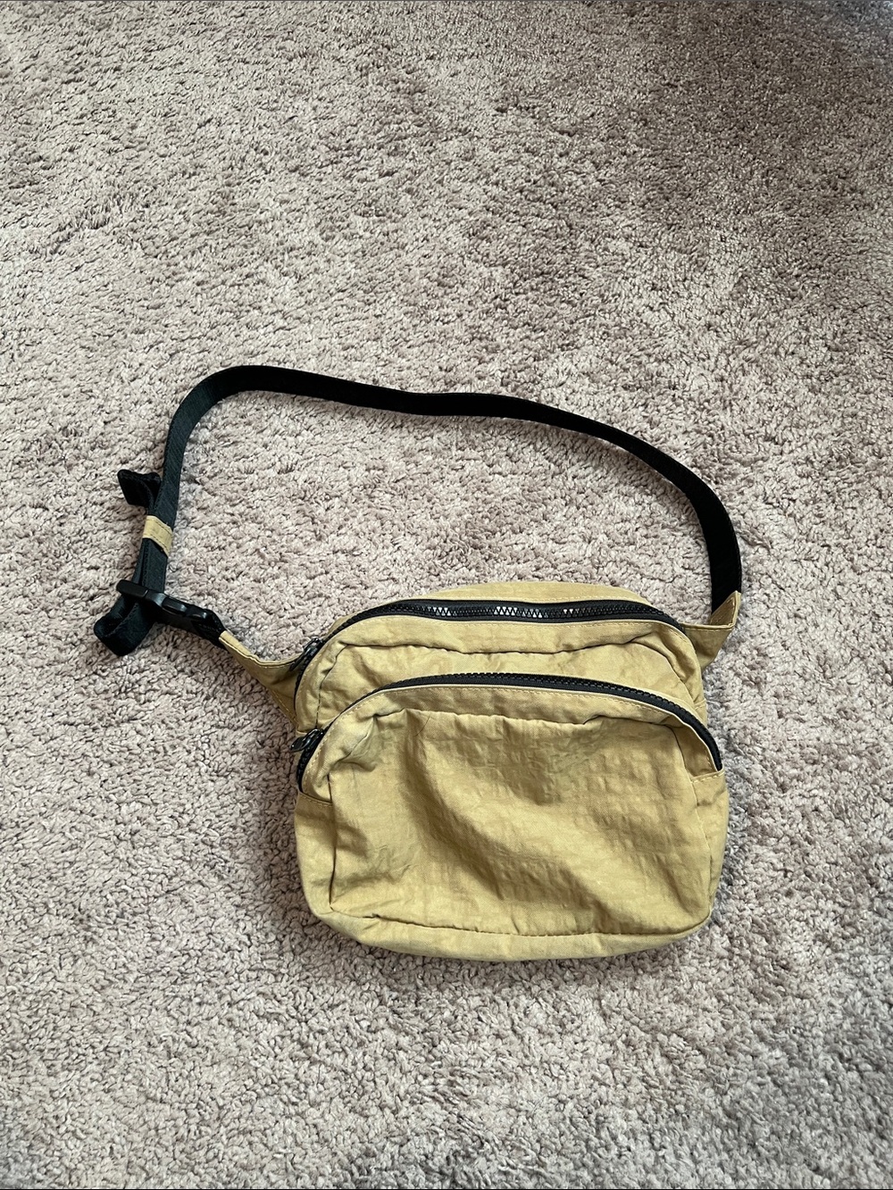 BAGGU Yellow and Black Belt Bag